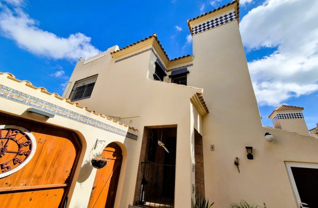 Resale - Villa Detached - Villamartin - Villamartín