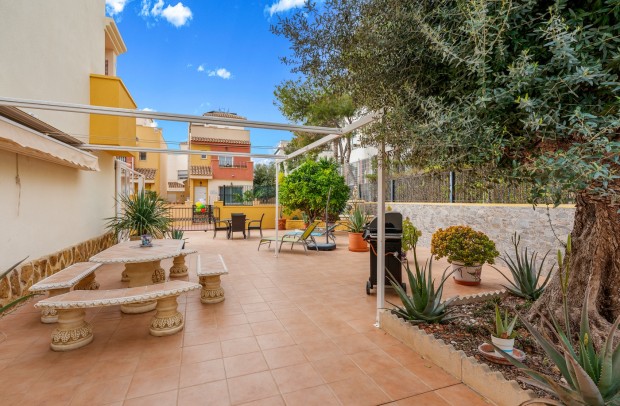 Resale - Apartment - Orihuela Costa - Villamartín