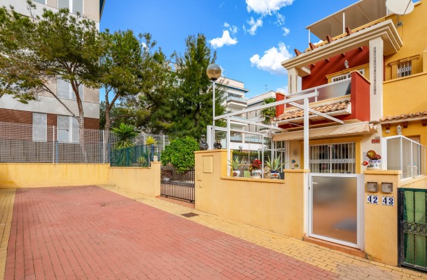 Resale - Apartment - Orihuela Costa - Villamartín