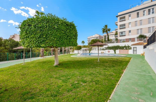Resale - Apartment - Orihuela Costa - Villamartín