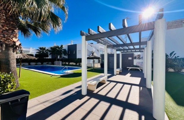 Reventa - Bungalow - Torrevieja - Aguas Nuevas