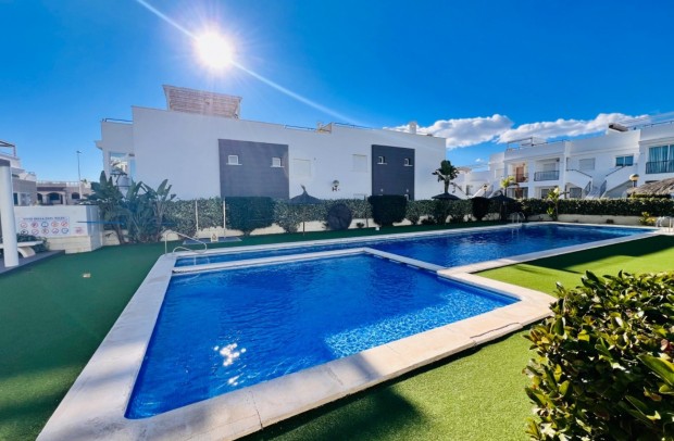 Reventa - Bungalow - Torrevieja - Aguas Nuevas