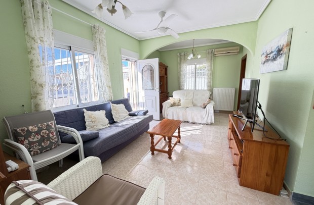 Resale - Villa Detached - Villamartin - Villamartín