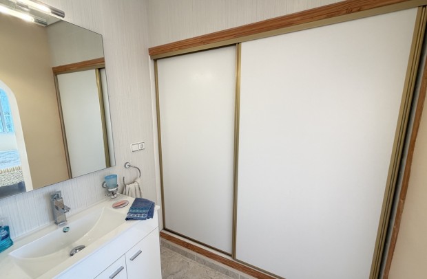 Resale - Villa Detached - Villamartin - Villamartín