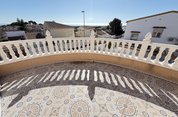 Resale - Villa Detached - Villamartin - Villamartín