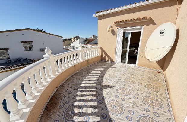 Resale - Villa Detached - Villamartin - Villamartín