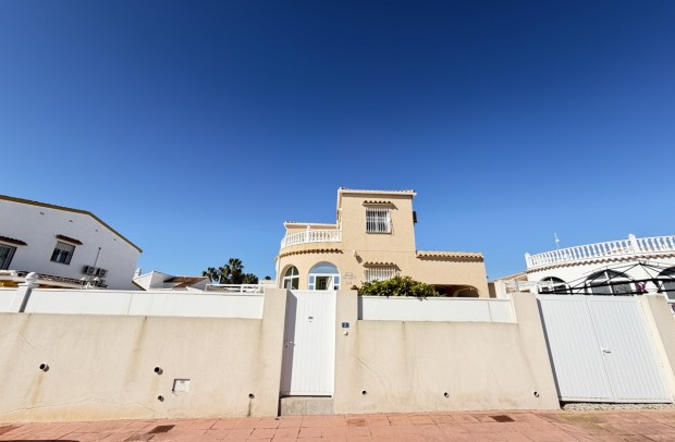 Resale - Villa Detached - Villamartin - Villamartín