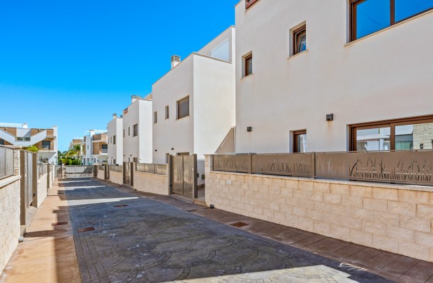 Revente - Villa Detached - Ciudad Quesada