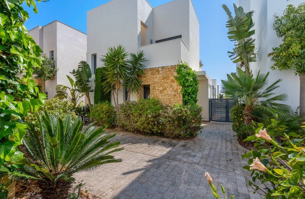 Resale - Villa Detached - Ciudad Quesada