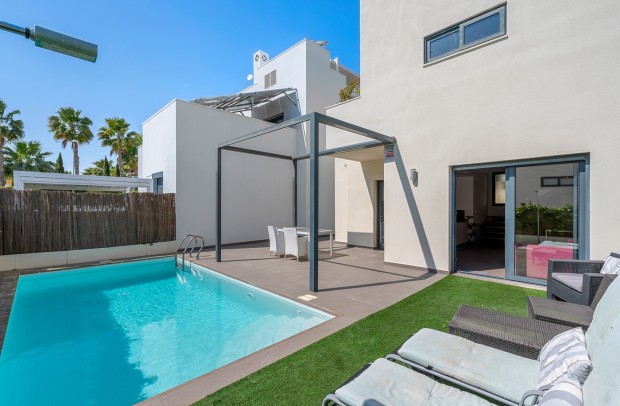 Resale - Villa Detached - Ciudad Quesada