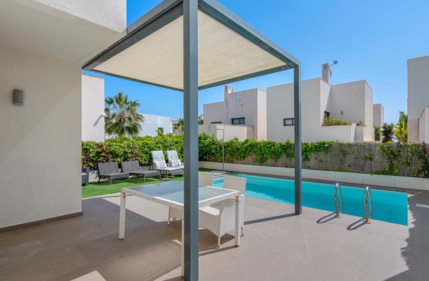 Resale - Villa Detached - Ciudad Quesada