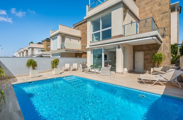 Revente - Villa Detached - Torrevieja