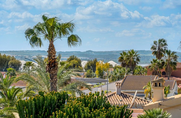 Revente - Villa Detached - Torrevieja