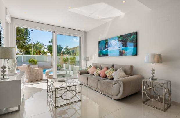 Revente - Villa Detached - Torrevieja