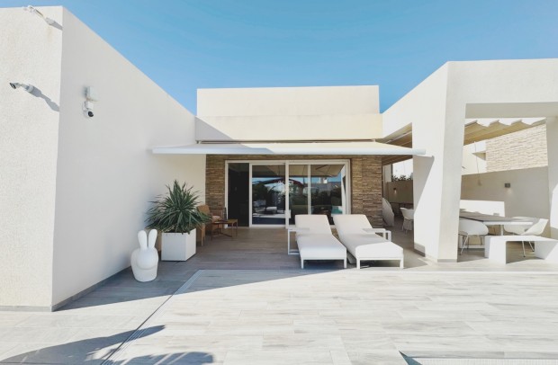 Resale - Villa Detached - Algorfa - La Finca Golf Resort