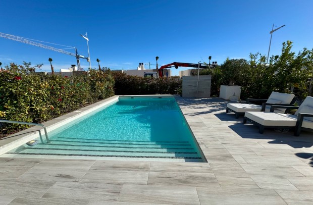 Resale - Villa Detached - Algorfa - La Finca Golf Resort