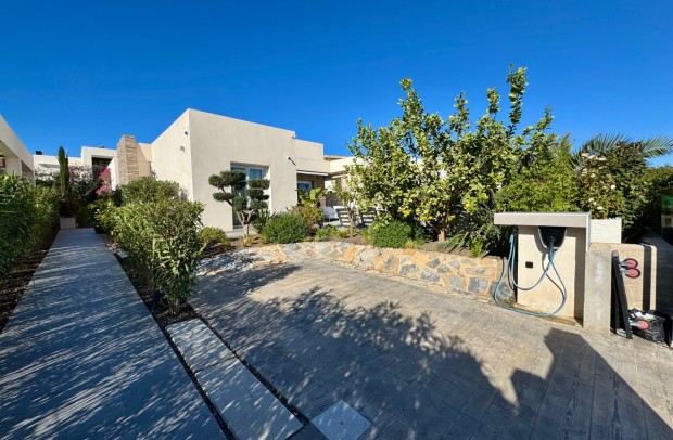 Resale - Villa Detached - Algorfa - La Finca Golf Resort
