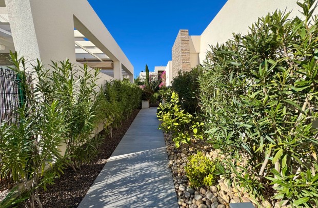 Resale - Villa Detached - Algorfa - La Finca Golf Resort