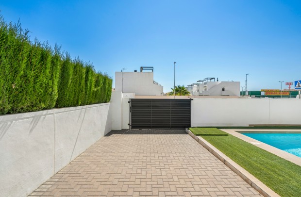 Resale - Villa Detached - Ciudad Quesada