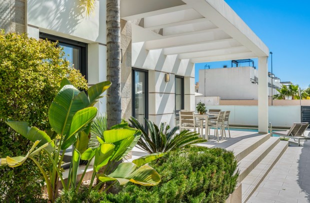 Resale - Villa Detached - Ciudad Quesada