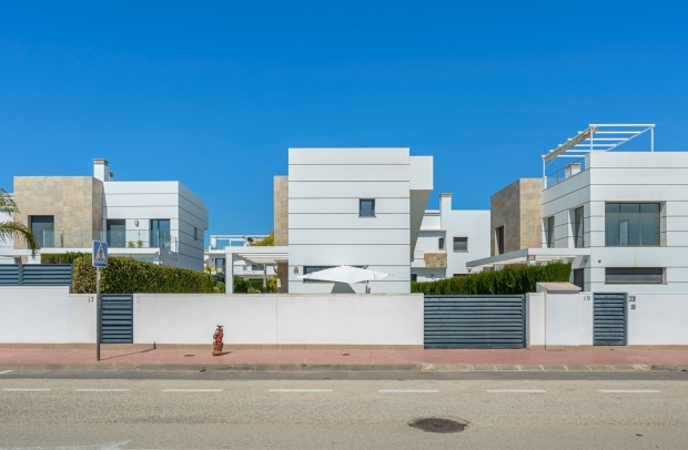 Resale - Villa Detached - Ciudad Quesada