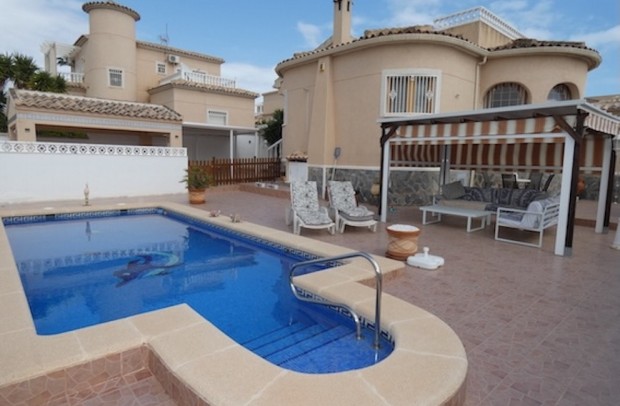 Resale - Villa Detached - La Marina