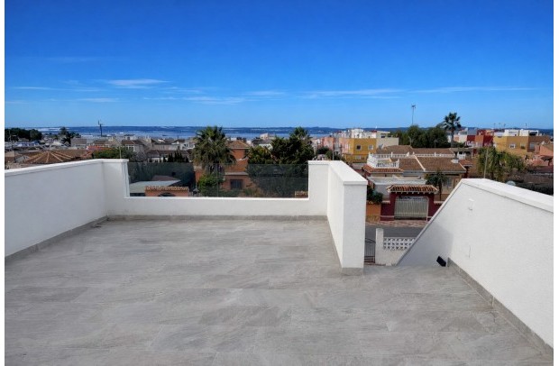 Resale - Villa Detached - Torrevieja - La Siesta