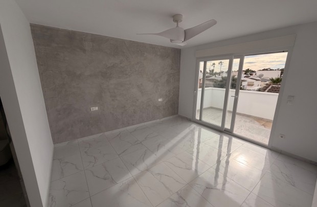 Resale - Villa Detached - Torrevieja - La Siesta