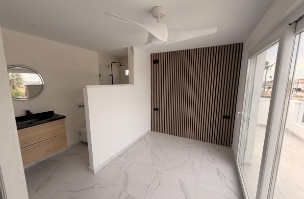 Resale - Villa Detached - Torrevieja - La Siesta