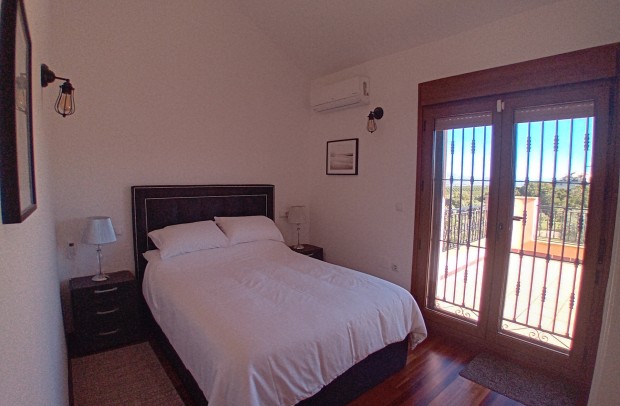 Resale - Villa Detached - Algorfa - La Finca Golf Resort