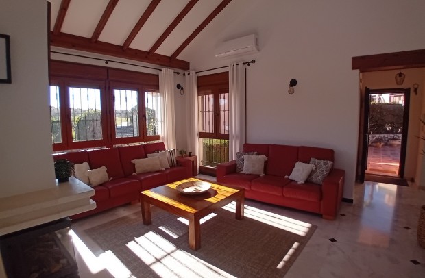 Resale - Villa Detached - Algorfa - La Finca Golf Resort