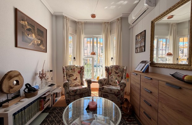 Resale - Townhouse - El Raso