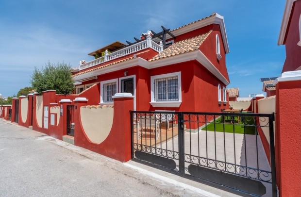 Revente - Villa Detached - Villamartin - PAU 26