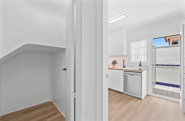 Revente - Villa Detached - Villamartin - PAU 26