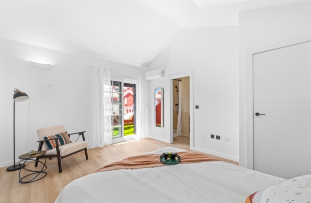 Revente - Villa Detached - Villamartin - PAU 26