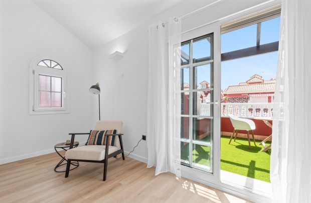 Revente - Villa Detached - Villamartin - PAU 26