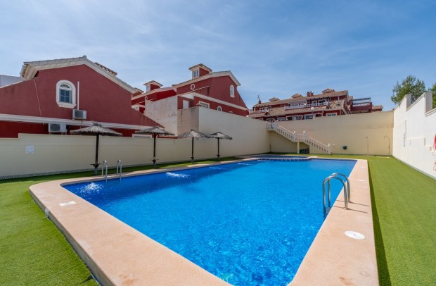 Revente - Villa Detached - Villamartin - PAU 26