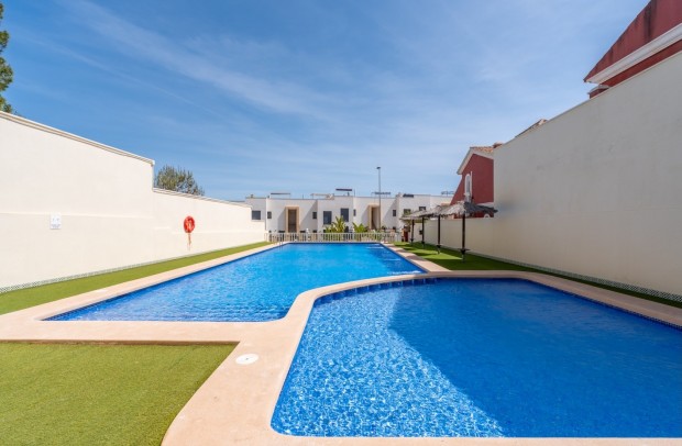 Revente - Villa Detached - Villamartin - PAU 26