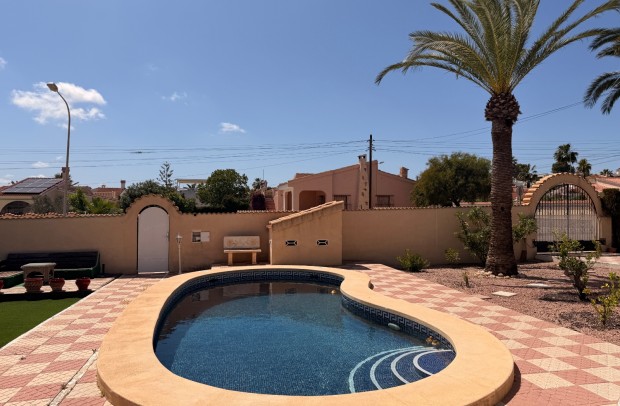 Revente - Villa Detached - Ciudad Quesada