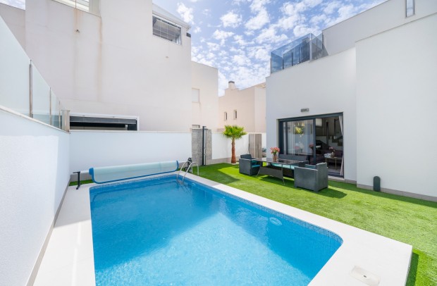 Revente - Villa Detached - Torrevieja