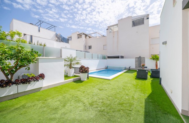 Revente - Villa Detached - Torrevieja