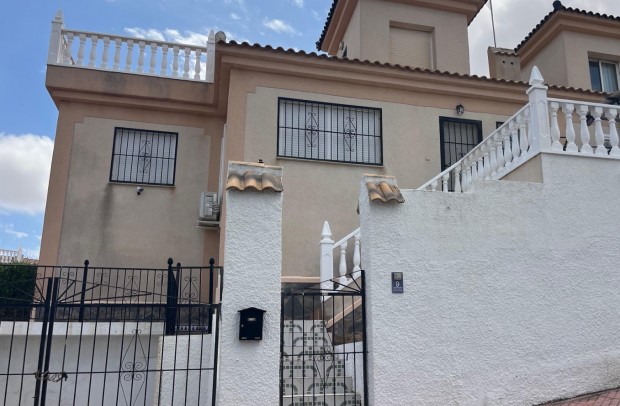 Resale - Townhouse - Ciudad Quesada