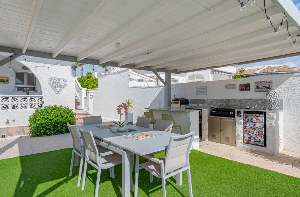 Resale - Villa Detached - Ciudad Quesada - Pueblo Bravo