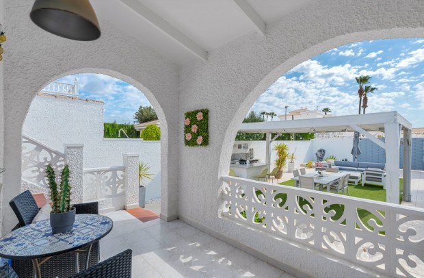 Resale - Villa Detached - Ciudad Quesada - Pueblo Bravo
