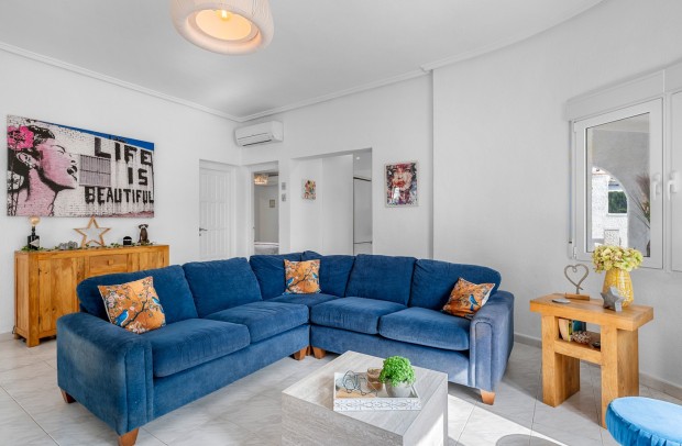 Resale - Villa Detached - Ciudad Quesada - Pueblo Bravo