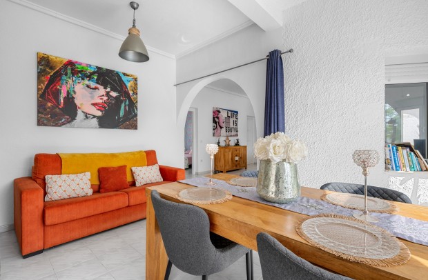 Resale - Villa Detached - Ciudad Quesada - Pueblo Bravo