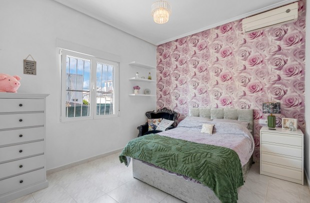Resale - Villa Detached - Ciudad Quesada - Pueblo Bravo