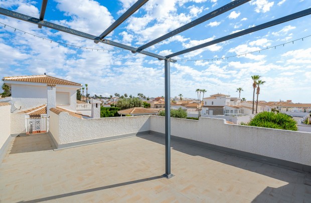 Resale - Villa Detached - Ciudad Quesada - Pueblo Bravo