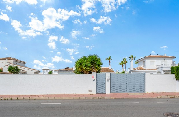 Resale - Villa Detached - Ciudad Quesada - Pueblo Bravo