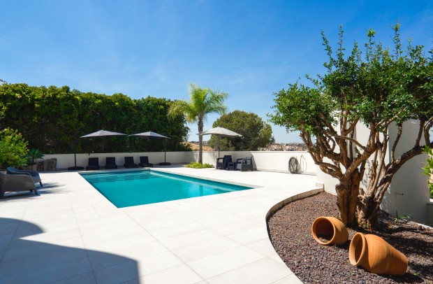 Resale - Villa Detached - Ciudad Quesada